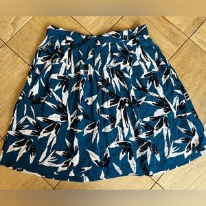 European Minimum Blue-Black-White Skirt